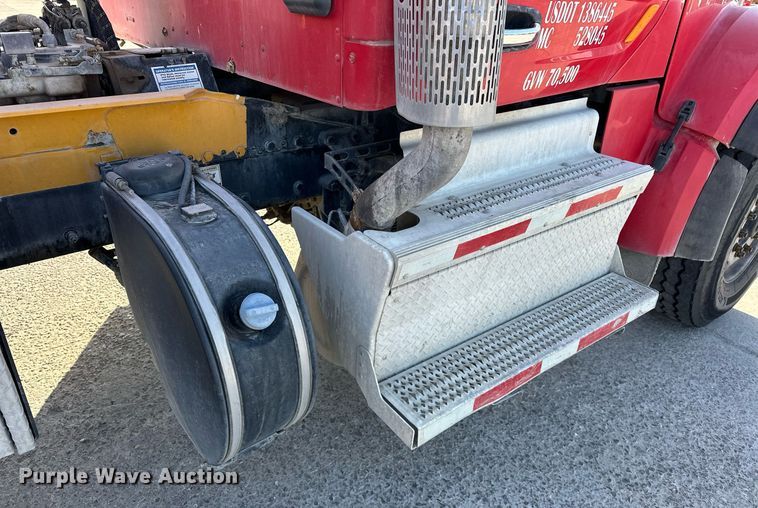 image for item DW5064 2019 Peterbilt 365 ready mix truck