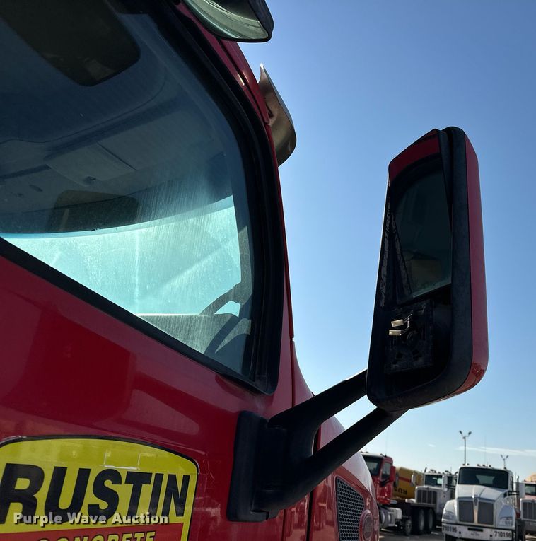 image for item DW5064 2019 Peterbilt 365 ready mix truck