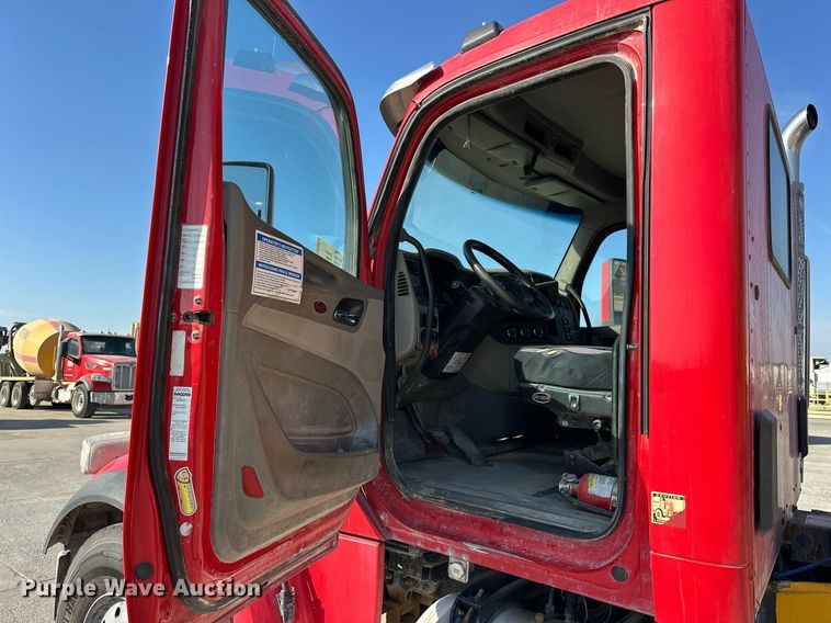 image for item DW5064 2019 Peterbilt 365 ready mix truck