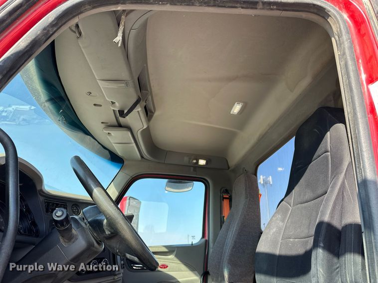 image for item DW5064 2019 Peterbilt 365 ready mix truck