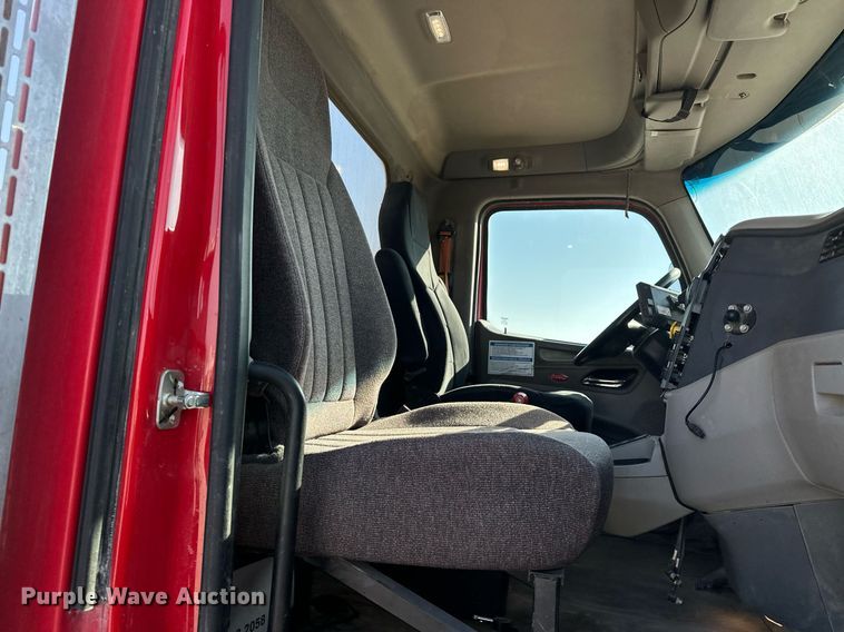 image for item DW5064 2019 Peterbilt 365 ready mix truck