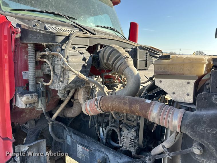 image for item DW5064 2019 Peterbilt 365 ready mix truck