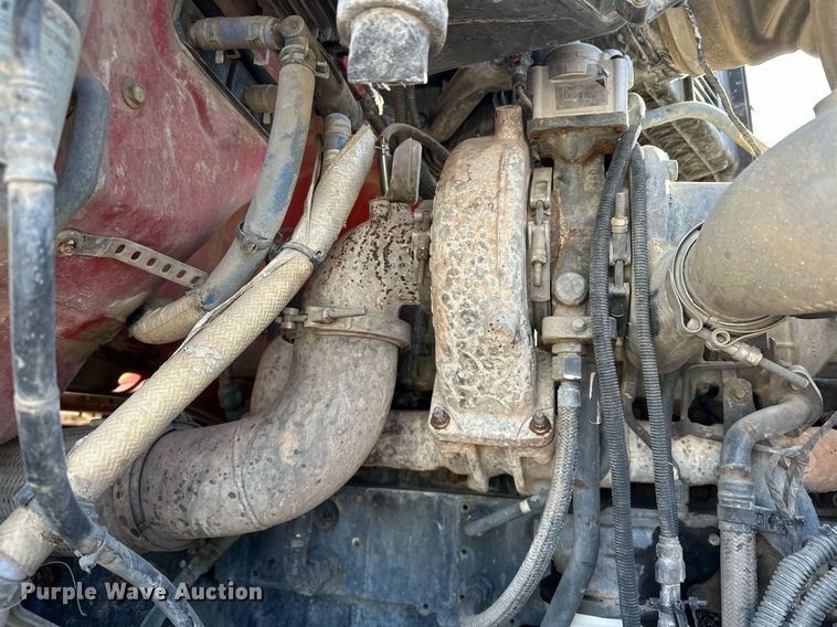 image for item DW5064 2019 Peterbilt 365 ready mix truck