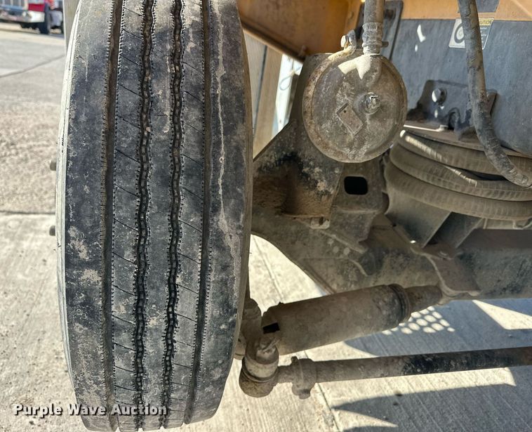 image for item DW5064 2019 Peterbilt 365 ready mix truck