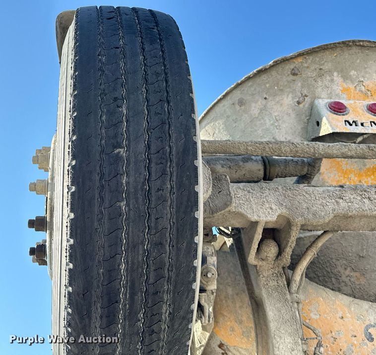 image for item DW5064 2019 Peterbilt 365 ready mix truck