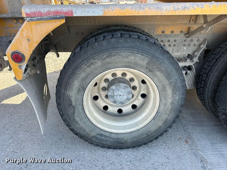 image for item DW5064 2019 Peterbilt 365 ready mix truck