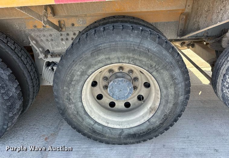 image for item DW5064 2019 Peterbilt 365 ready mix truck