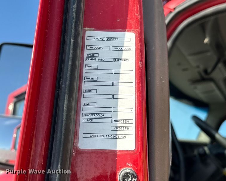 image for item DW5064 2019 Peterbilt 365 ready mix truck