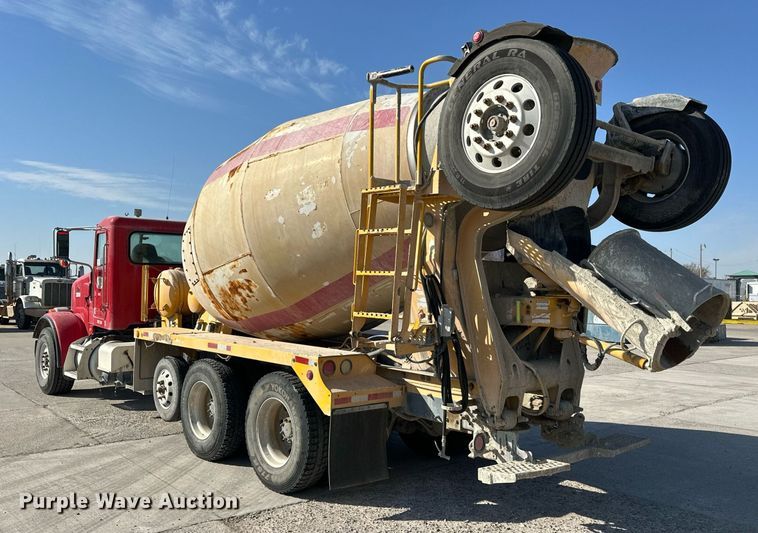 image for item DW5065 2014 Peterbilt 365 ready mix truck
