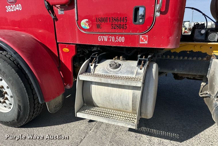 image for item DW5065 2014 Peterbilt 365 ready mix truck