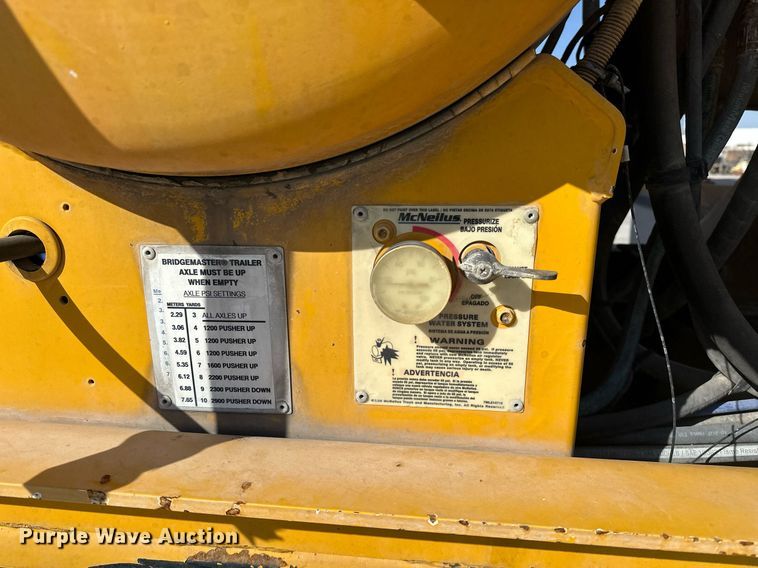 image for item DW5065 2014 Peterbilt 365 ready mix truck