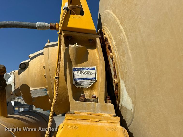 image for item DW5065 2014 Peterbilt 365 ready mix truck