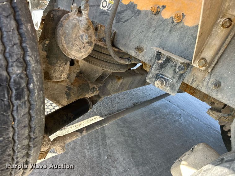 image for item DW5065 2014 Peterbilt 365 ready mix truck