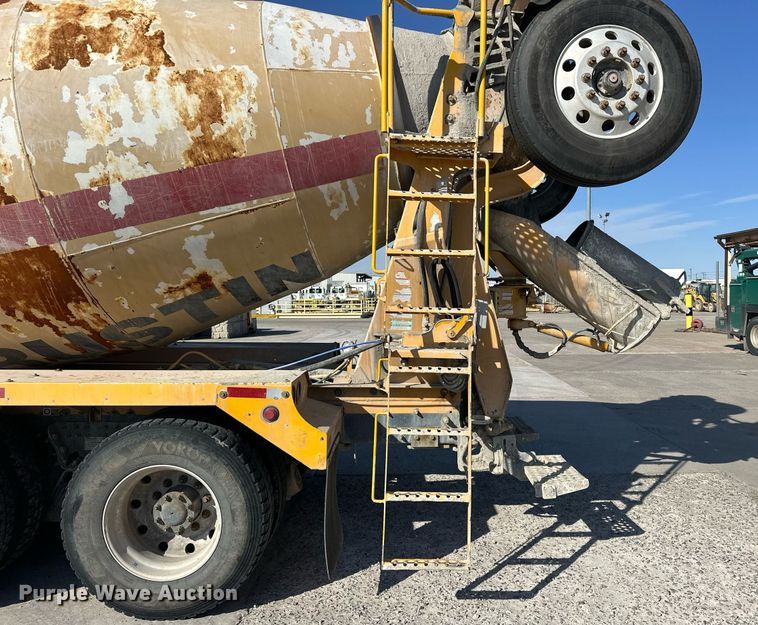 image for item DW5065 2014 Peterbilt 365 ready mix truck