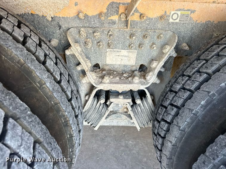 image for item DW5065 2014 Peterbilt 365 ready mix truck