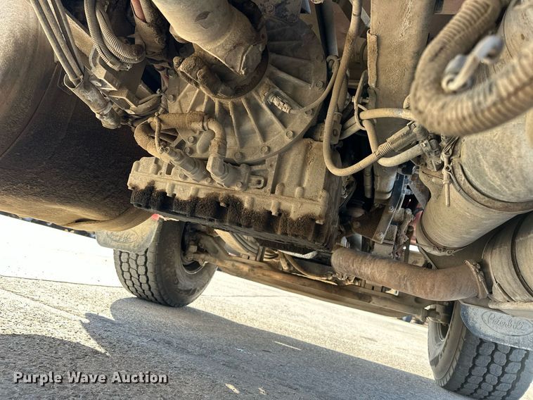 image for item DW5065 2014 Peterbilt 365 ready mix truck