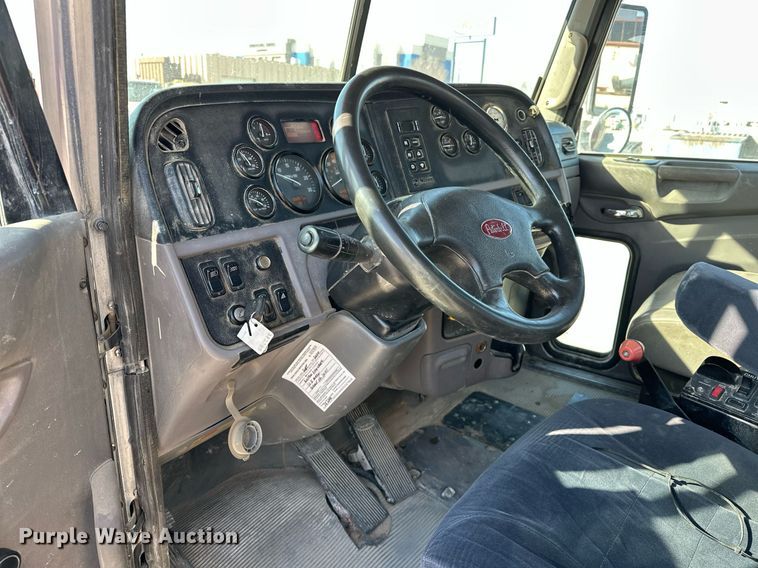 image for item DW5065 2014 Peterbilt 365 ready mix truck