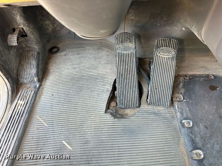 image for item DW5065 2014 Peterbilt 365 ready mix truck