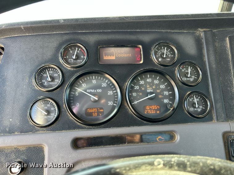 image for item DW5065 2014 Peterbilt 365 ready mix truck