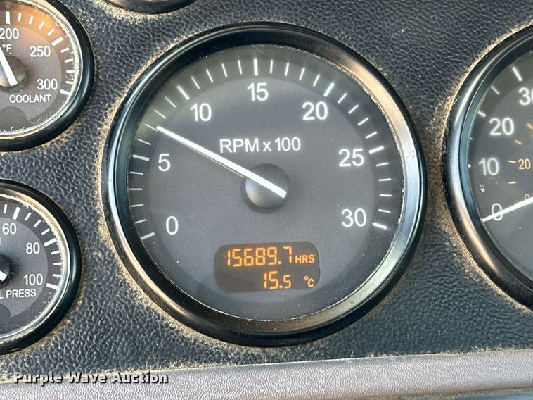 image for item DW5065 2014 Peterbilt 365 ready mix truck