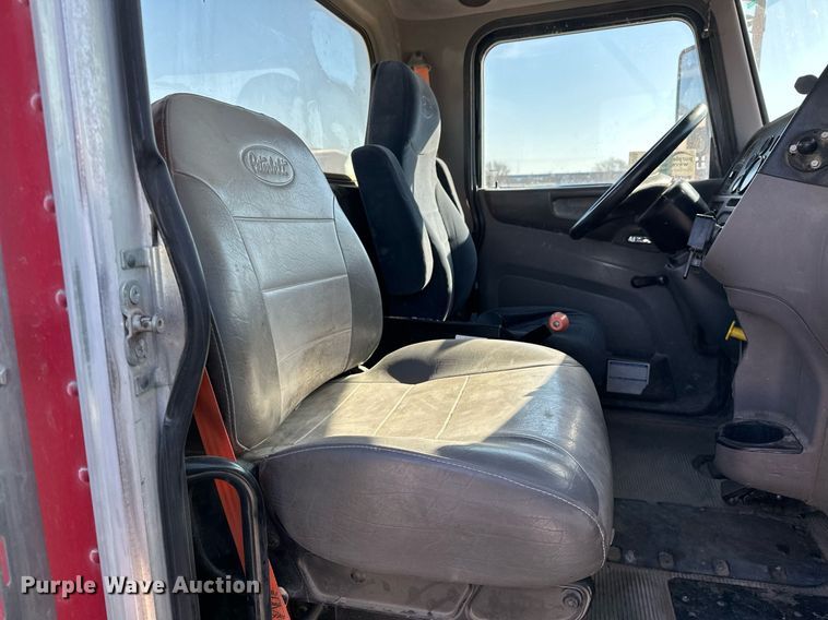 image for item DW5065 2014 Peterbilt 365 ready mix truck