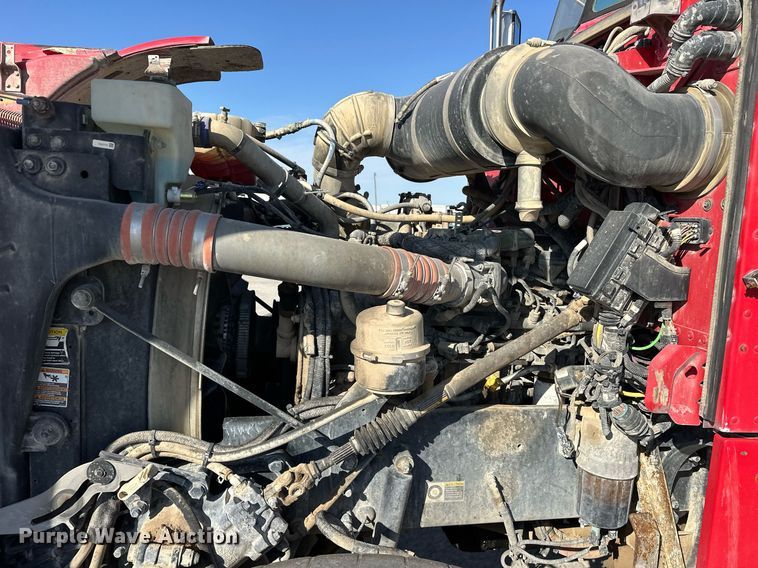 image for item DW5065 2014 Peterbilt 365 ready mix truck