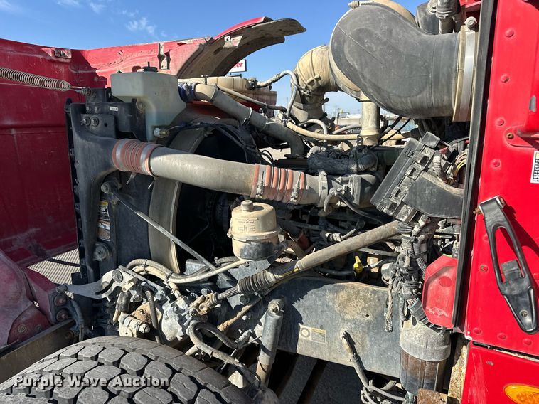 image for item DW5065 2014 Peterbilt 365 ready mix truck