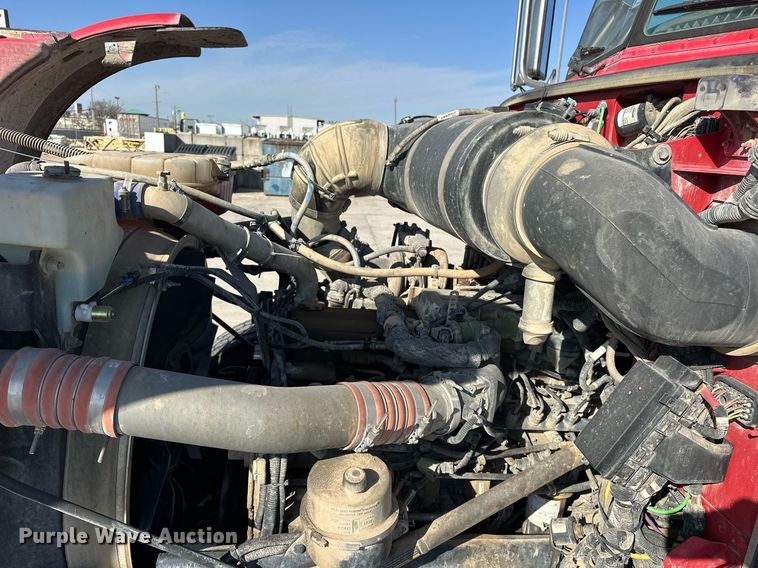 image for item DW5065 2014 Peterbilt 365 ready mix truck