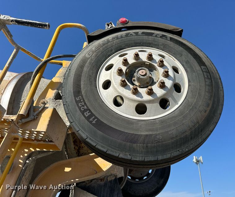 image for item DW5065 2014 Peterbilt 365 ready mix truck