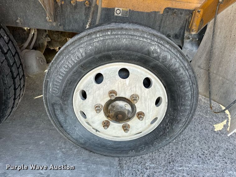 image for item DW5065 2014 Peterbilt 365 ready mix truck