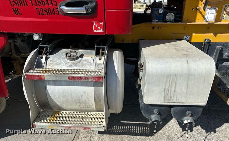 image for item DW5066 2016 Peterbilt 365 ready mix truck