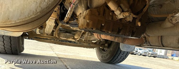 image for item DW5066 2016 Peterbilt 365 ready mix truck