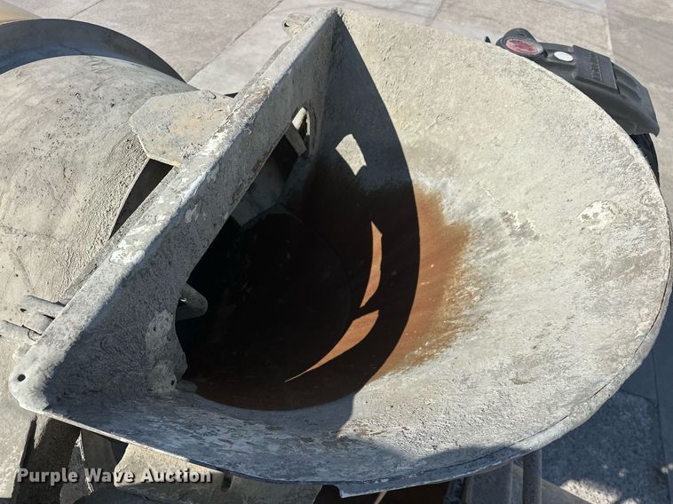 image for item DW5066 2016 Peterbilt 365 ready mix truck