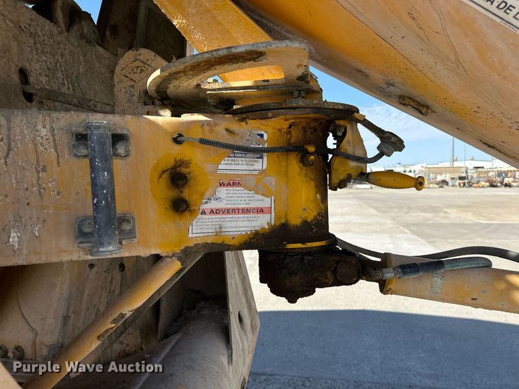 image for item DW5066 2016 Peterbilt 365 ready mix truck