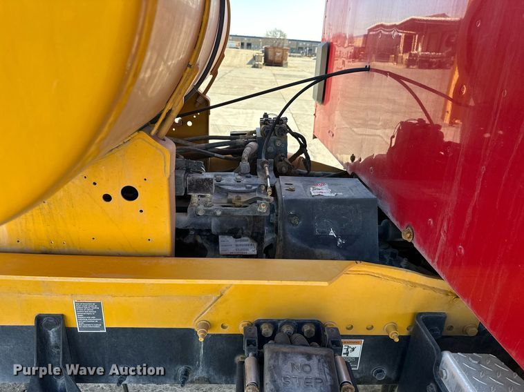 image for item DW5066 2016 Peterbilt 365 ready mix truck