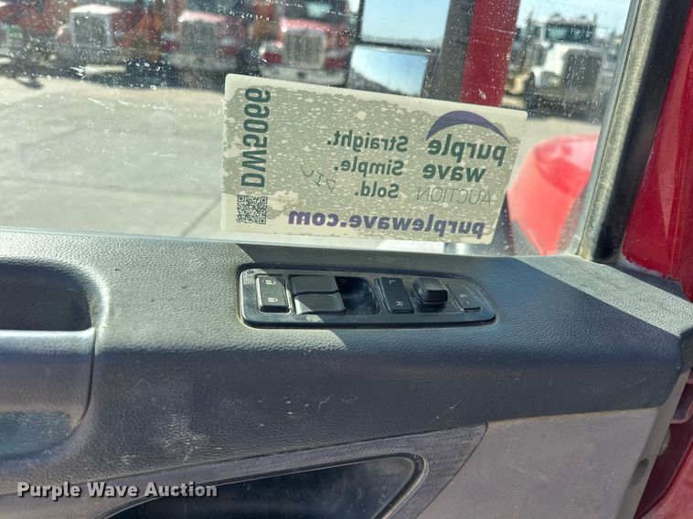 image for item DW5066 2016 Peterbilt 365 ready mix truck