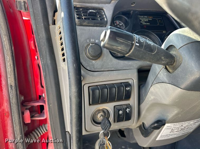 image for item DW5066 2016 Peterbilt 365 ready mix truck