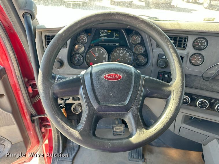 image for item DW5066 2016 Peterbilt 365 ready mix truck