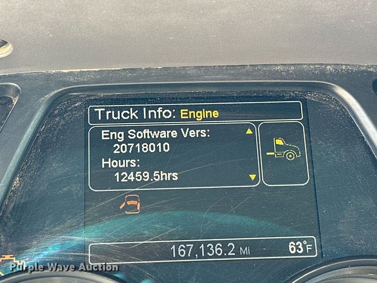 image for item DW5066 2016 Peterbilt 365 ready mix truck