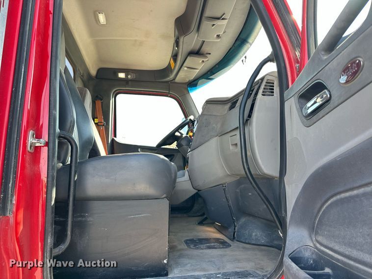 image for item DW5066 2016 Peterbilt 365 ready mix truck