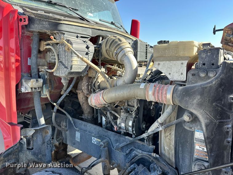 image for item DW5066 2016 Peterbilt 365 ready mix truck