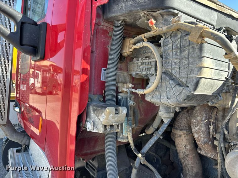 image for item DW5066 2016 Peterbilt 365 ready mix truck