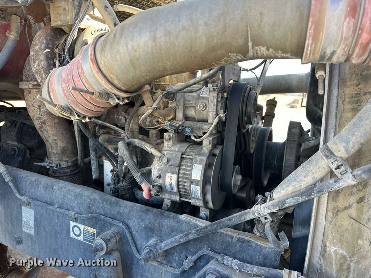 image for item DW5066 2016 Peterbilt 365 ready mix truck