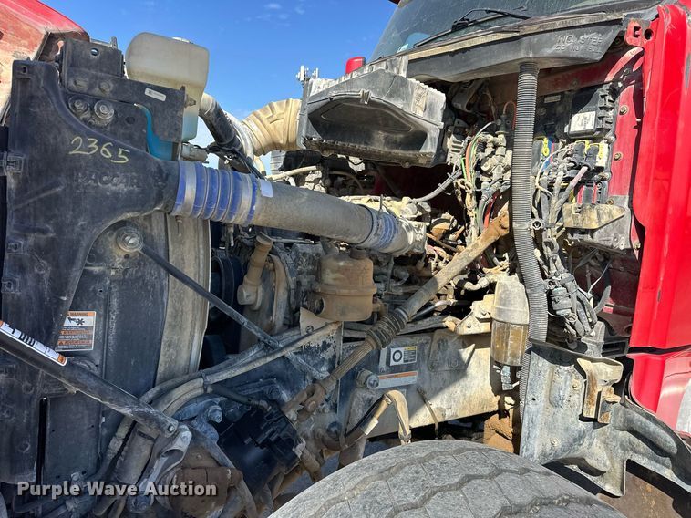 image for item DW5066 2016 Peterbilt 365 ready mix truck