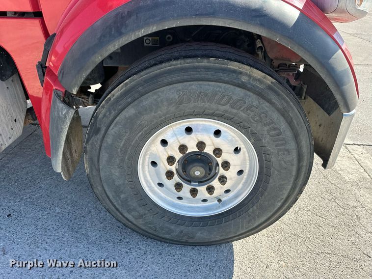 image for item DW5066 2016 Peterbilt 365 ready mix truck