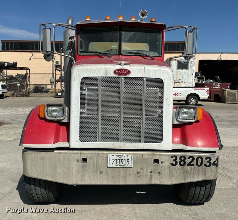 image for item DW5067 2014 Peterbilt 365 ready mix truck