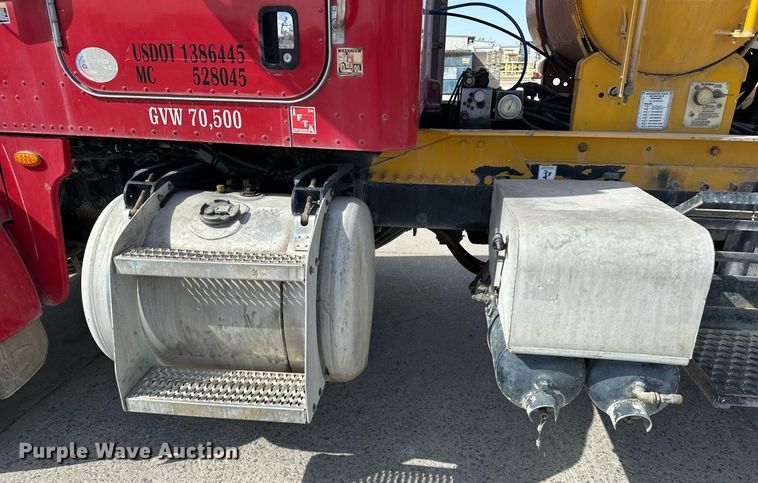 image for item DW5067 2014 Peterbilt 365 ready mix truck