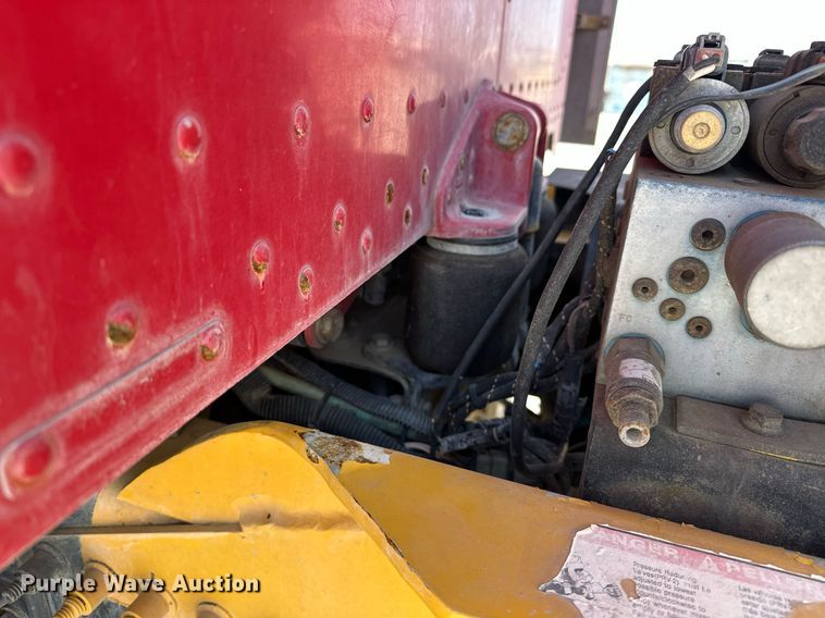 image for item DW5067 2014 Peterbilt 365 ready mix truck