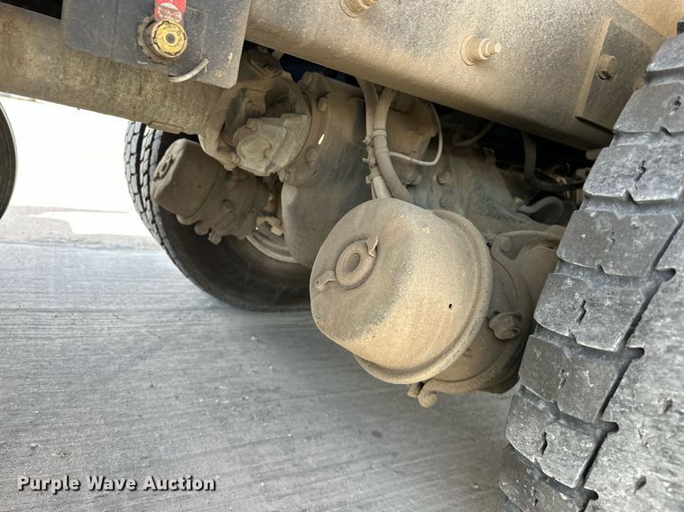 image for item DW5067 2014 Peterbilt 365 ready mix truck