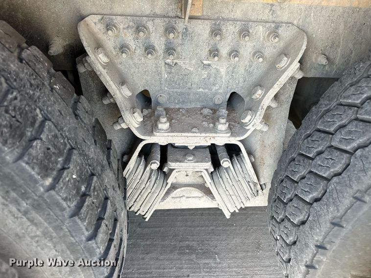 image for item DW5067 2014 Peterbilt 365 ready mix truck